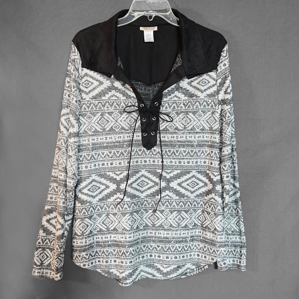 Black and White Tunic with Collar